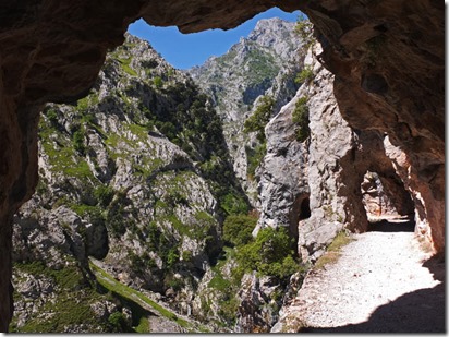 Ruta-del-Cares-Tunnel